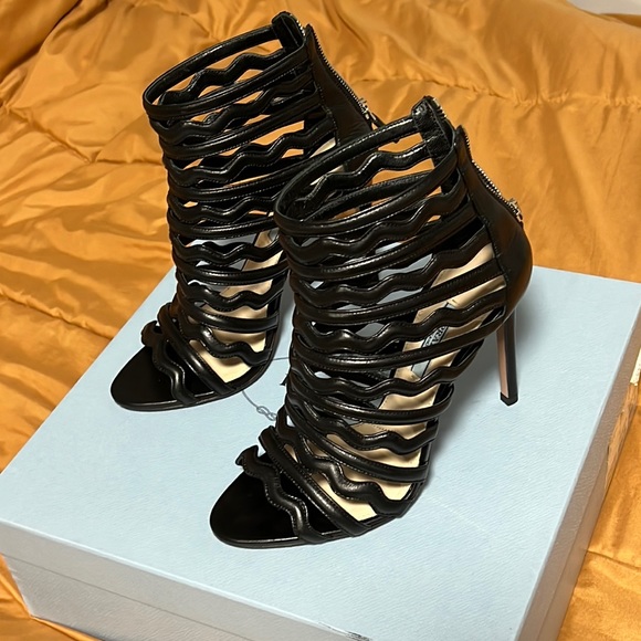 Prada Black Leather Gladiator Sandals 38.5 - Picture 4 of 10
